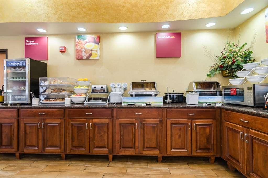 Comfort Suites Salina South Restaurante foto