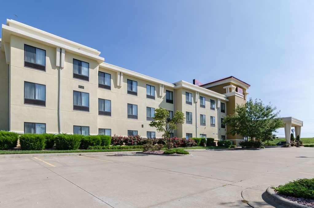 Comfort Suites Salina South Exterior foto