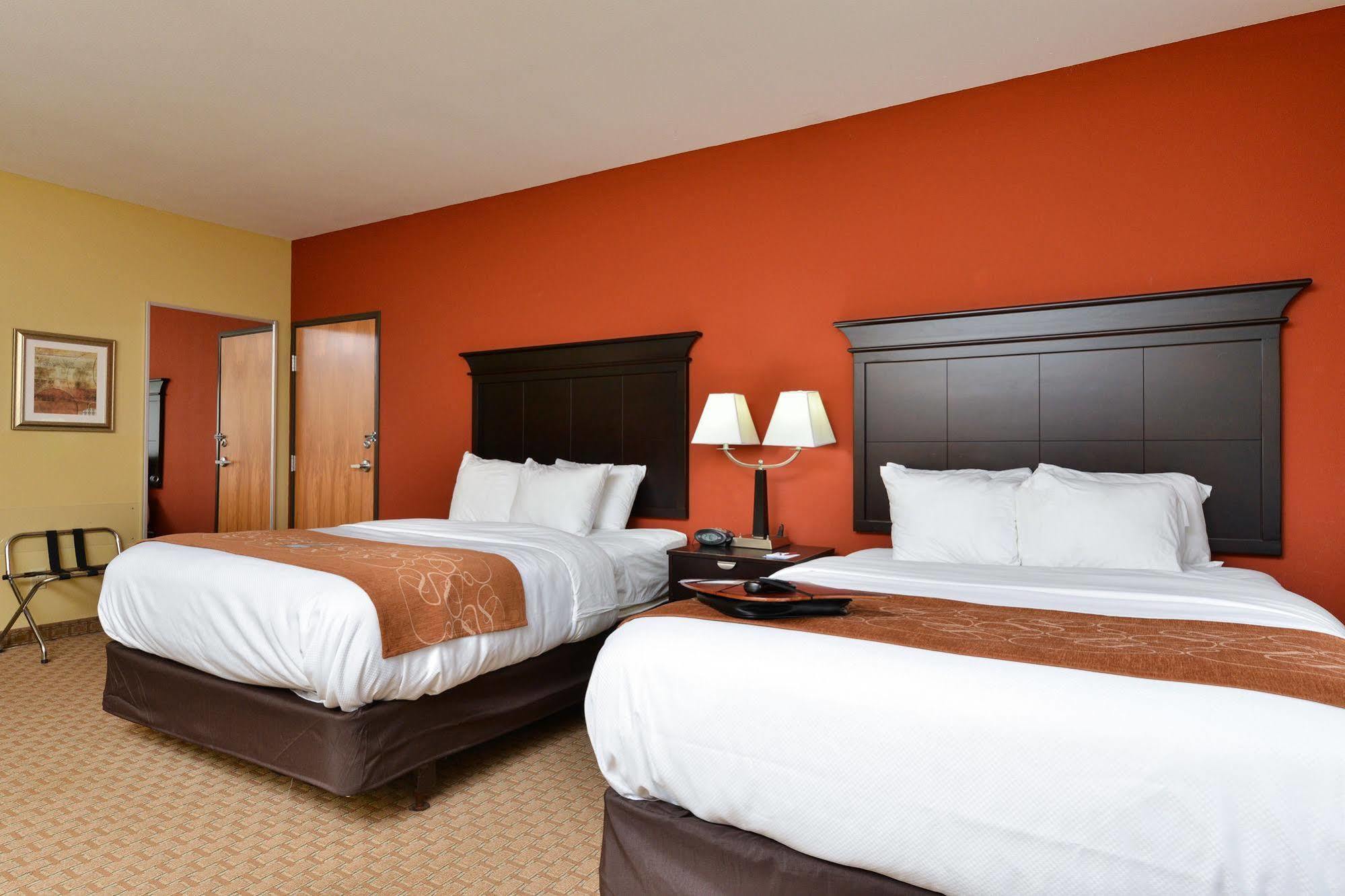 Comfort Suites Salina South Exterior foto
